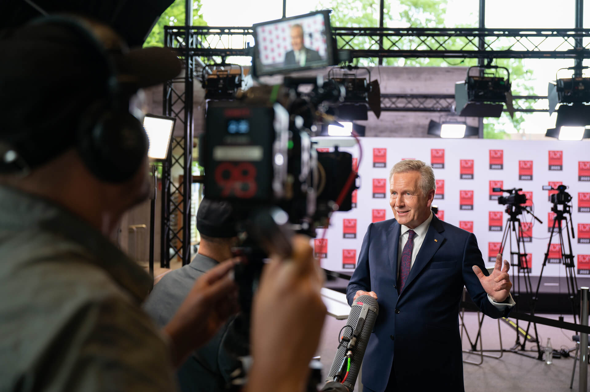 Bundespräsident Wulff und WACHSTUMSPLAN-im Studio-beim-Deutschen-Mittelstands-Summit-2025