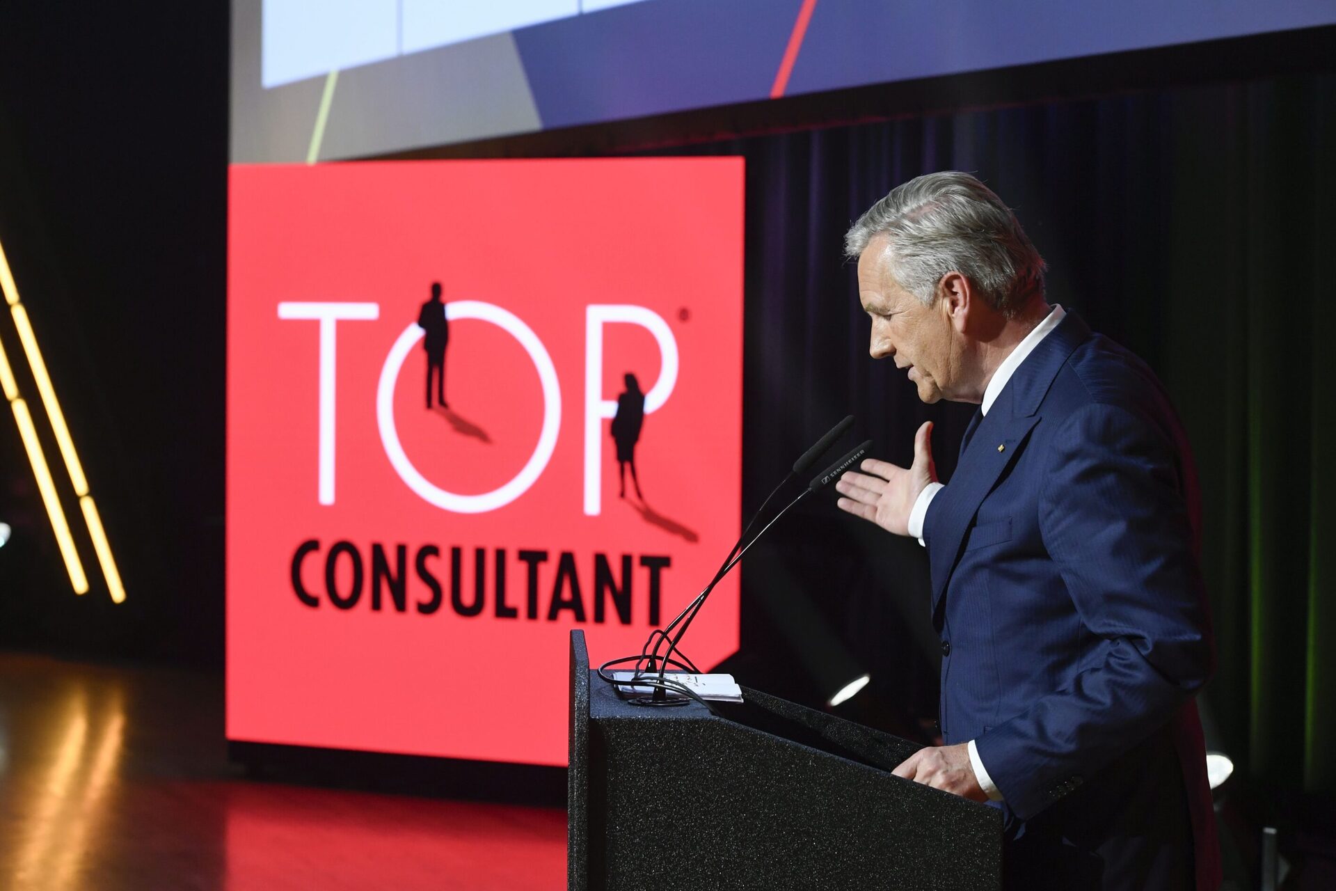 Verleihung TOP CONSULTANT 2025 an Vertriebsberater technischer Vertrieb WACHSTUMSPLAN GmbH WACHSTUMSPLAN GmbH Berater für Vertrieb und Marketing in technischen Unternehmen gewinnen Award Auszeichnung TOP CONSULTANT 2025