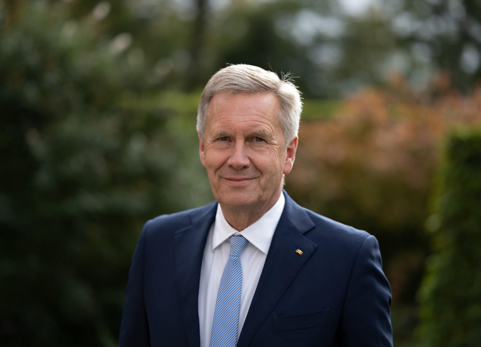 Christian Wulff ehrt den Gewinner WACHSTUMSPLAN GmbH mit dem Award TOP CONSULTANT 2021 auf dem Mittelstands Summit